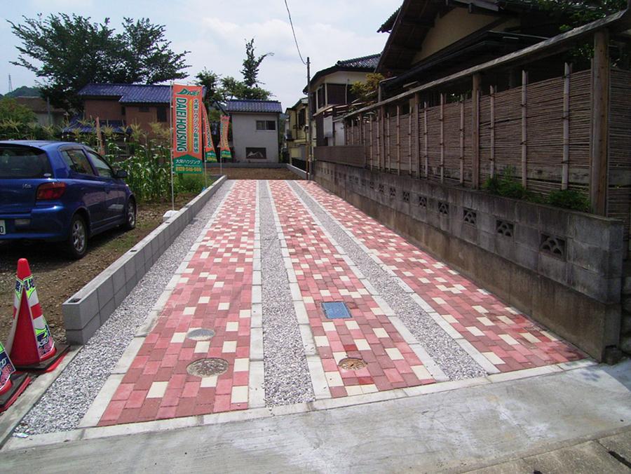 Local photos, including front road. Local (September 2013) Shooting