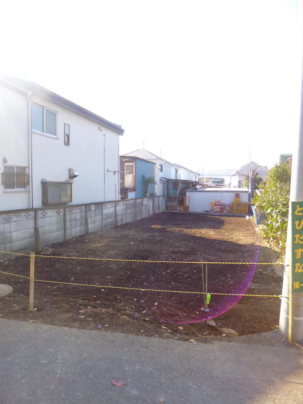 Local photos, including front road. Local (12 May 2013) Shooting