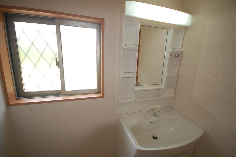 Wash basin, toilet. Indoor shooting