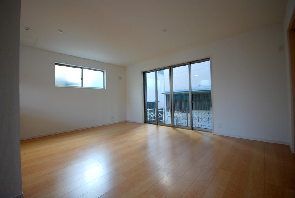 Living. Local (11 May 2013) Shooting