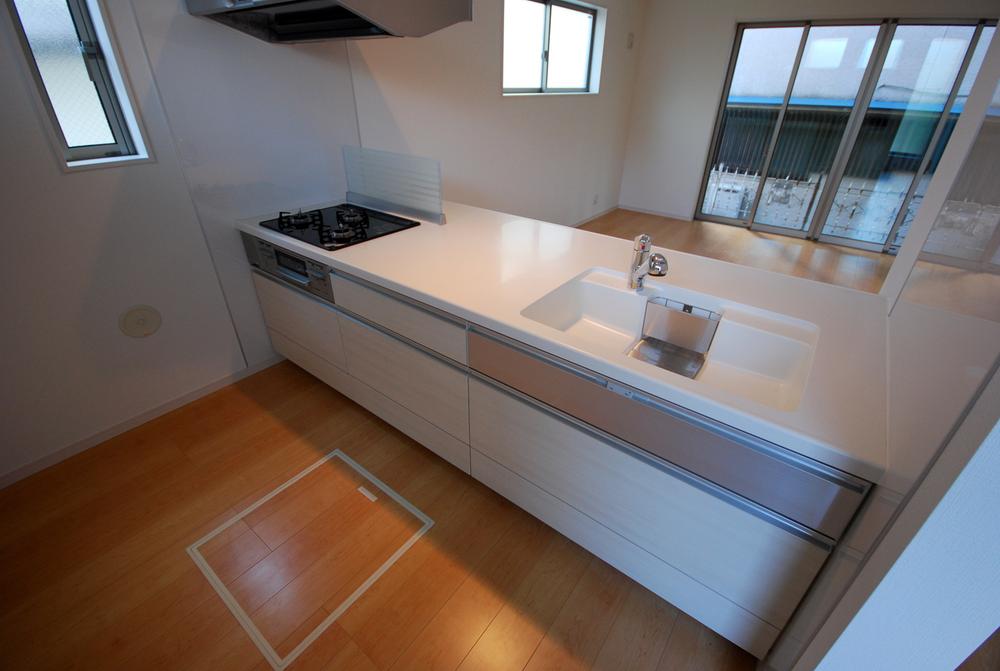 Kitchen. Local (11 May 2013) Shooting