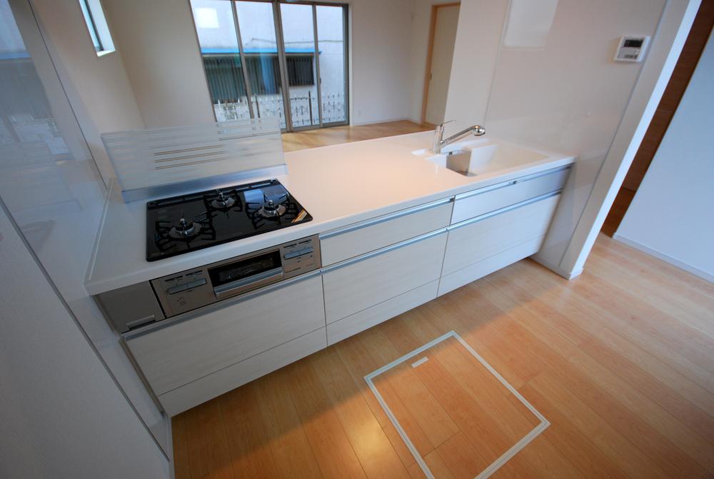 Kitchen. Local (11 May 2013) Shooting