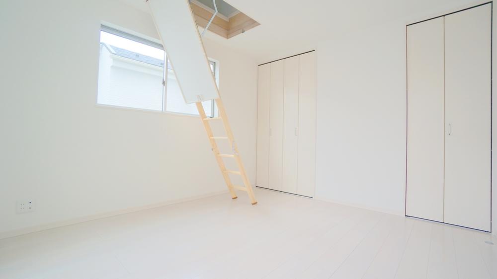 Other introspection. Western style room