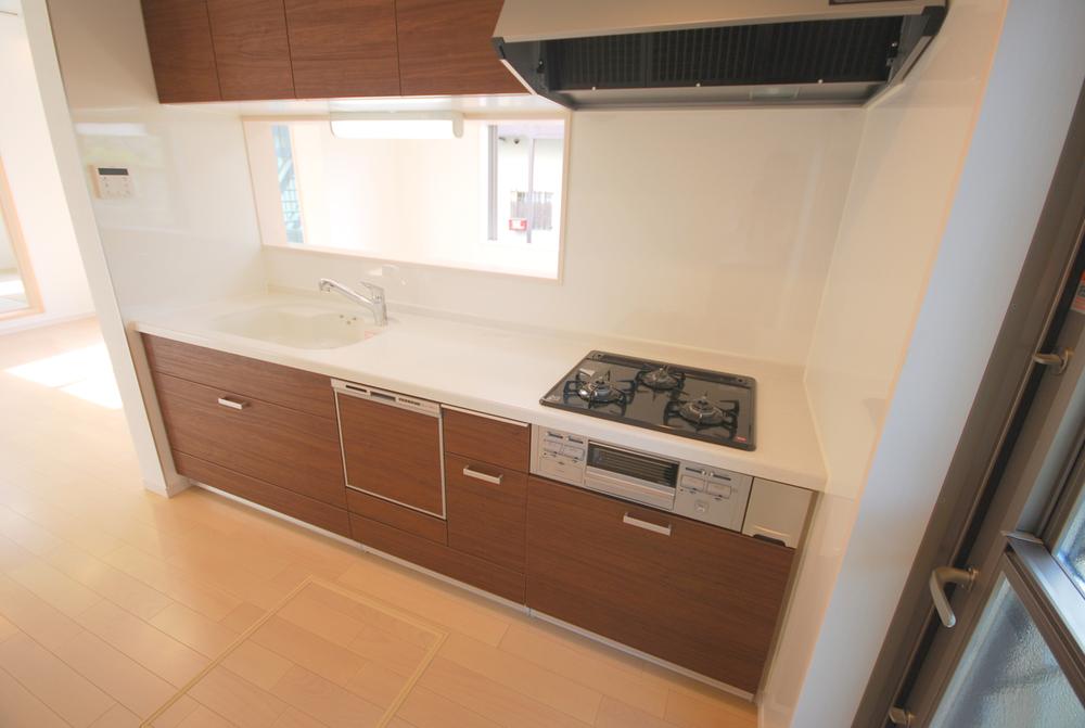 Kitchen. Indoor (10 May 2013) Shooting