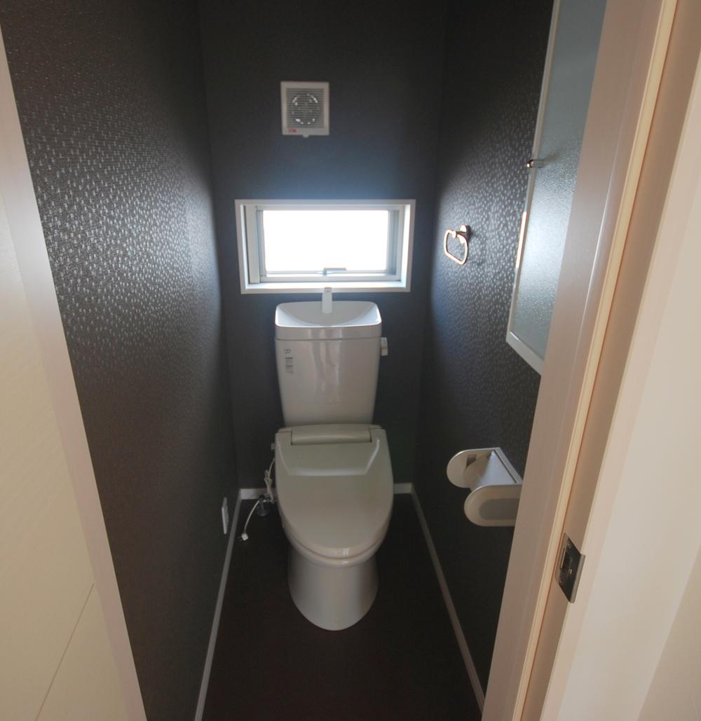 Toilet. Indoor (10 May 2013) Shooting