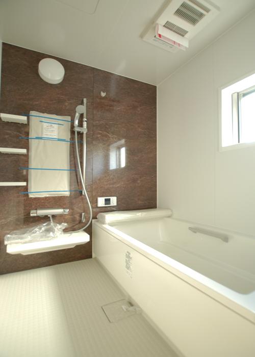 Bathroom. Indoor (12 May 2013) Shooting 1 Building