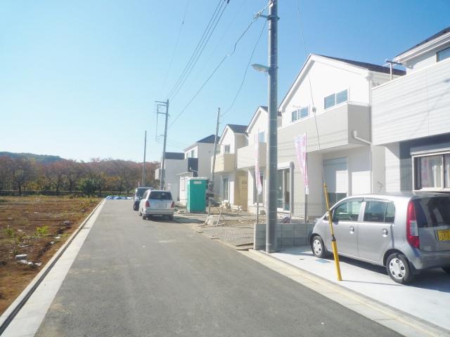 Local photos, including front road. 2013.12.02 shooting It will be on the front road leaving one step home