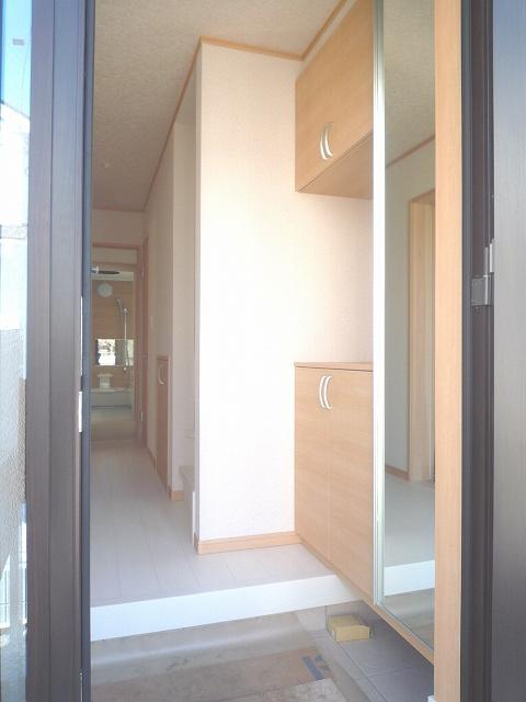 Entrance. 2013.12.02 shooting 7 Building room