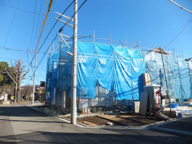 Local photos, including front road. Local (12 May 2013) Shooting 21 Building