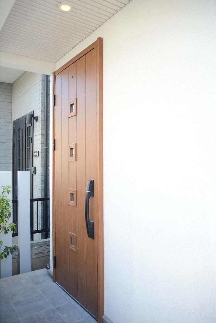 Entrance. Example of construction