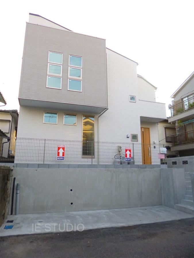 Local appearance photo. Local (11 May 2013) Shooting