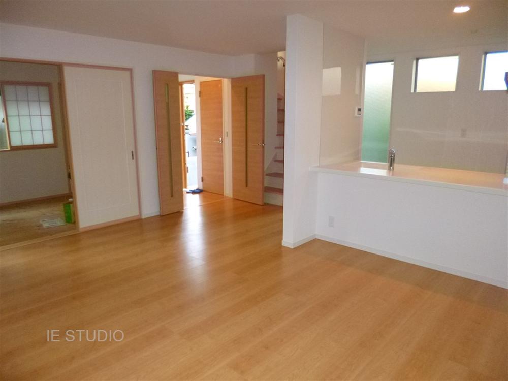 Living. Local (11 May 2013) Shooting