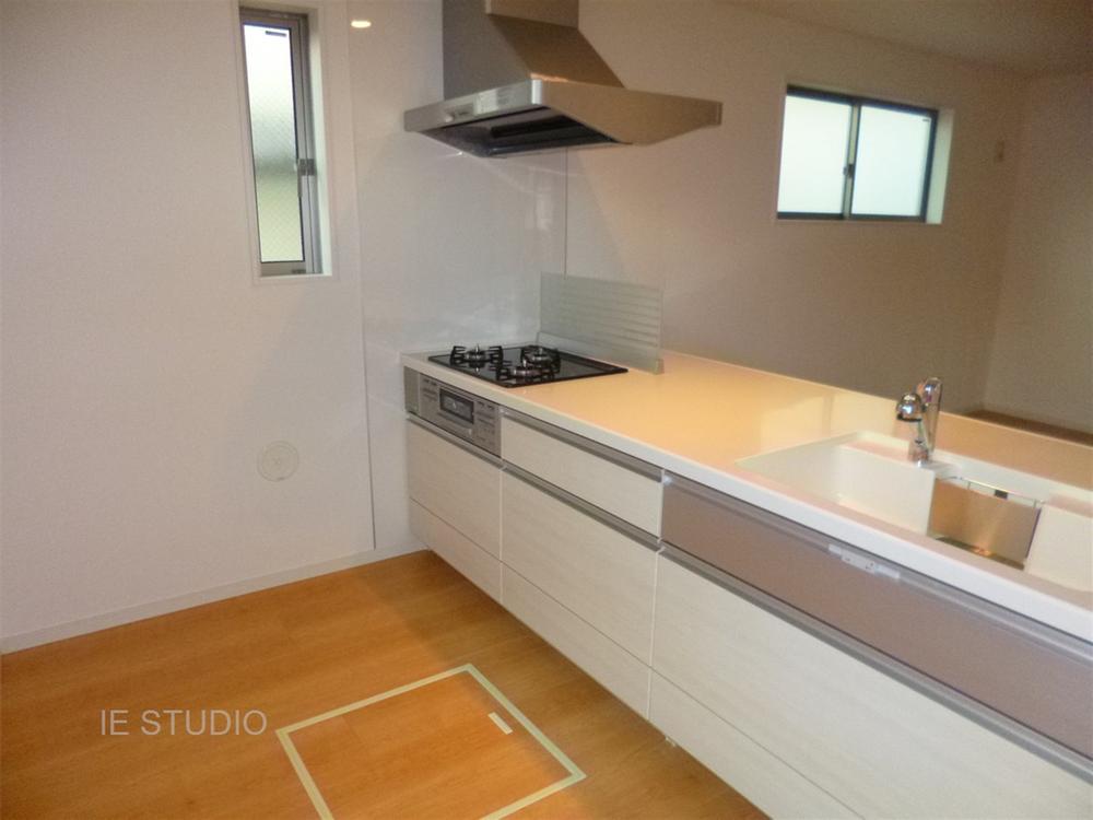 Kitchen. Local (11 May 2013) Shooting