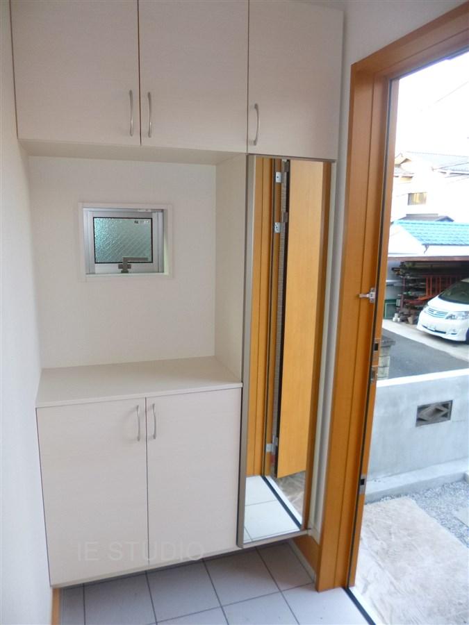 Entrance. Local (11 May 2013) Shooting