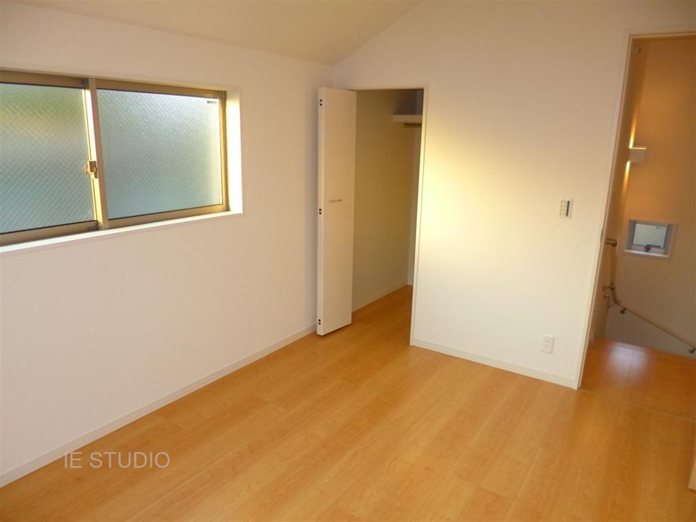 Non-living room. Local (11 May 2013) Shooting