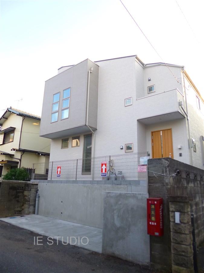 Local appearance photo. Local (11 May 2013) Shooting