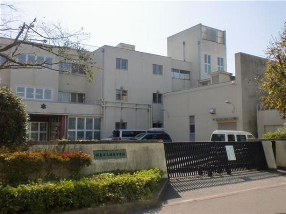 Junior high school. Akishima 1252m to stand Fukushima junior high school