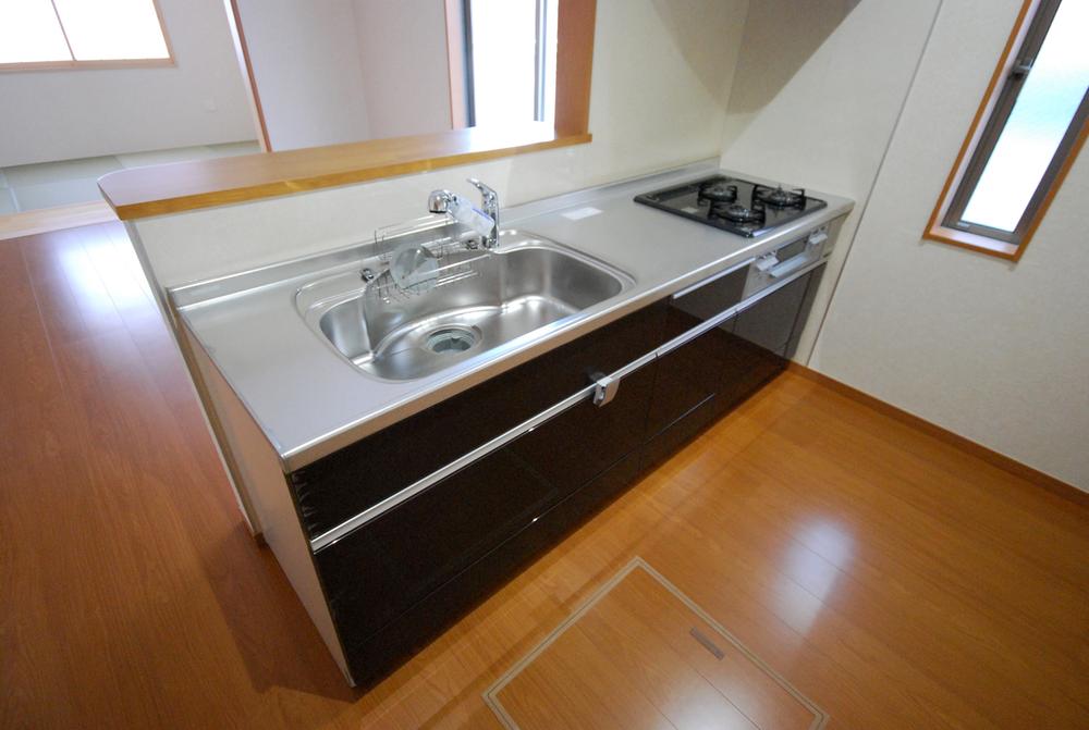 Kitchen. Local (11 May 2013) Shooting