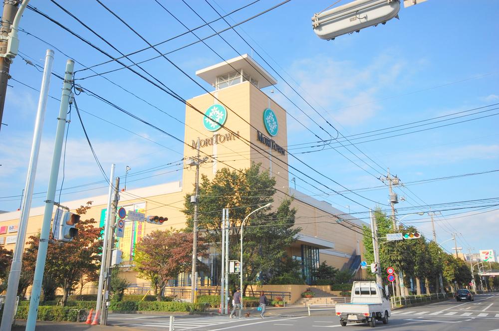 Shopping centre. Until Mori Town 1019m