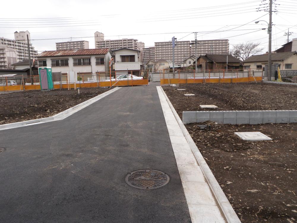 Local photos, including front road. Local (March 2012) shooting