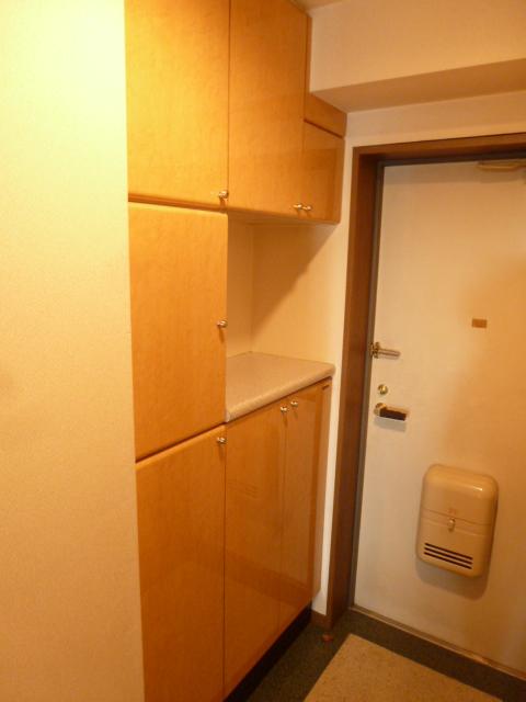 Entrance. Local (12 May 2013) Shooting