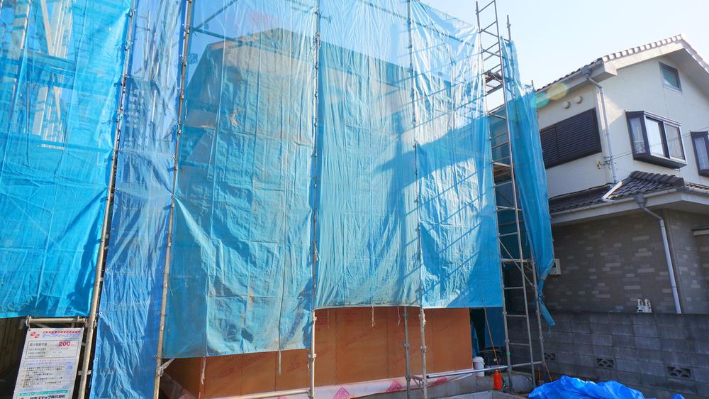 Local photos, including front road. Local (11 May 2013) Shooting