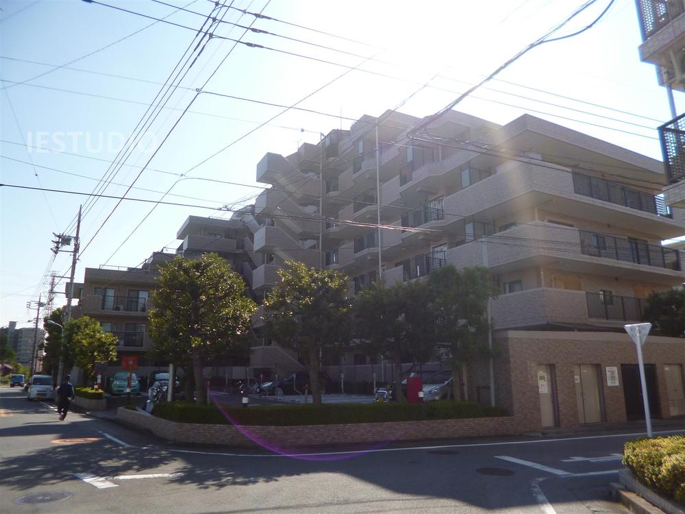 Local appearance photo. Local (10 May 2013) Shooting