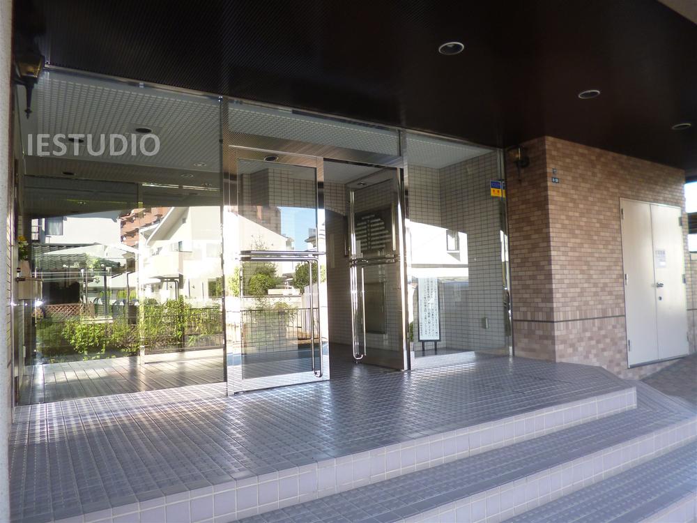 Local appearance photo. Local (10 May 2013) Shooting