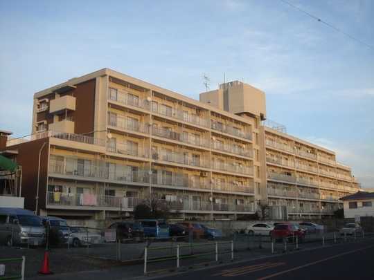 Local appearance photo. Good per sun per the third floor portion angle room.