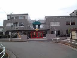 kindergarten ・ Nursery. Little Women to nursery school 814m