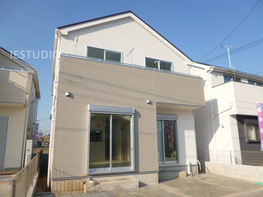 Local appearance photo. Local (12 May 2013) Shooting 1 Building