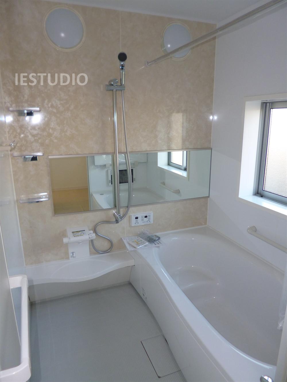 Bathroom. Local (12 May 2013) Shooting 1 Building