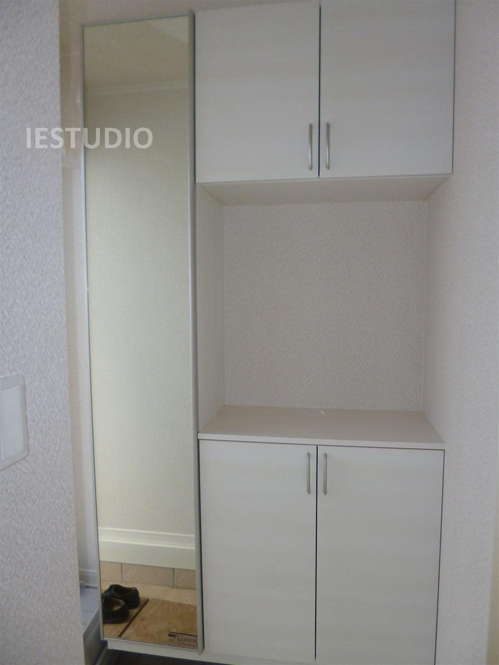 Entrance. Local (12 May 2013) Shooting 1 Building