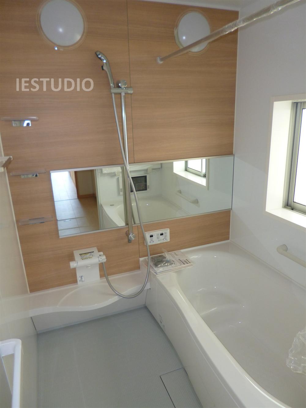 Bathroom. Local (12 May 2013) Shooting 7 Building