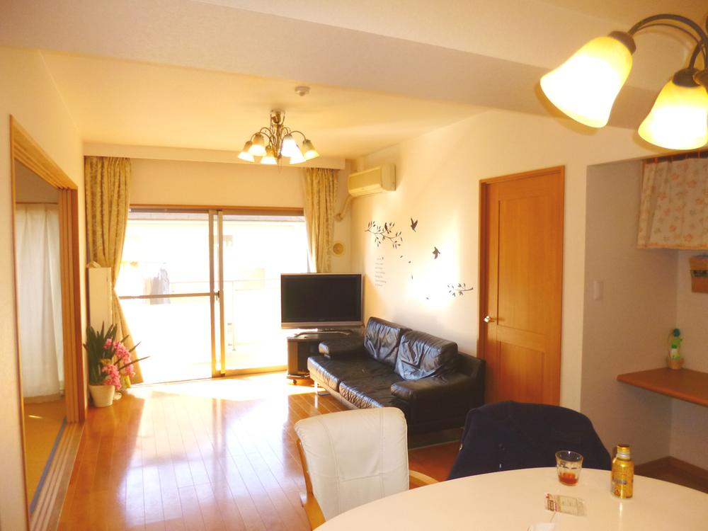 Living. Local Photos