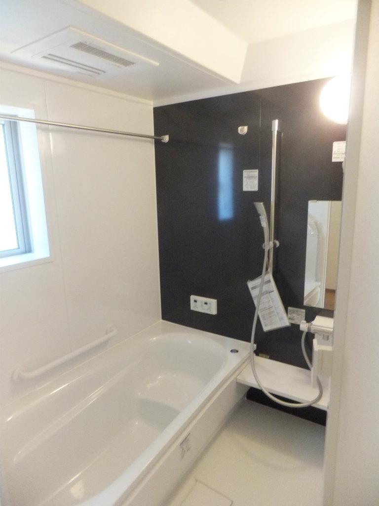 Bathroom. Room (August 2013) Shooting It becomes a bathtub that can be freely also sitz bath