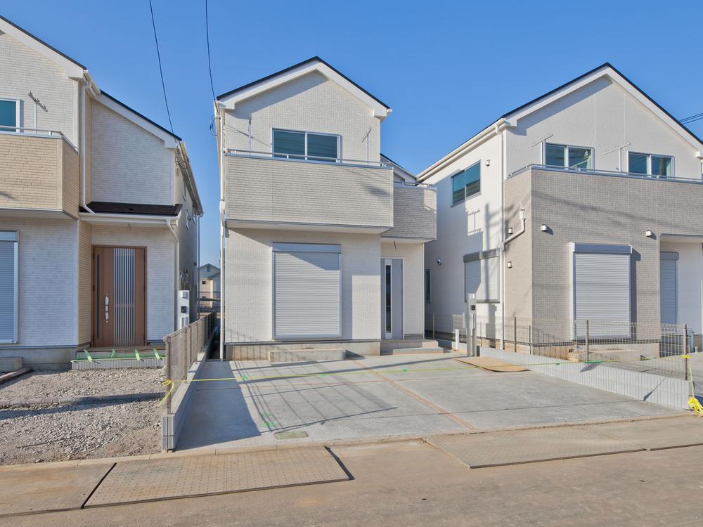 Local appearance photo. Local (12 May 2013) Shooting