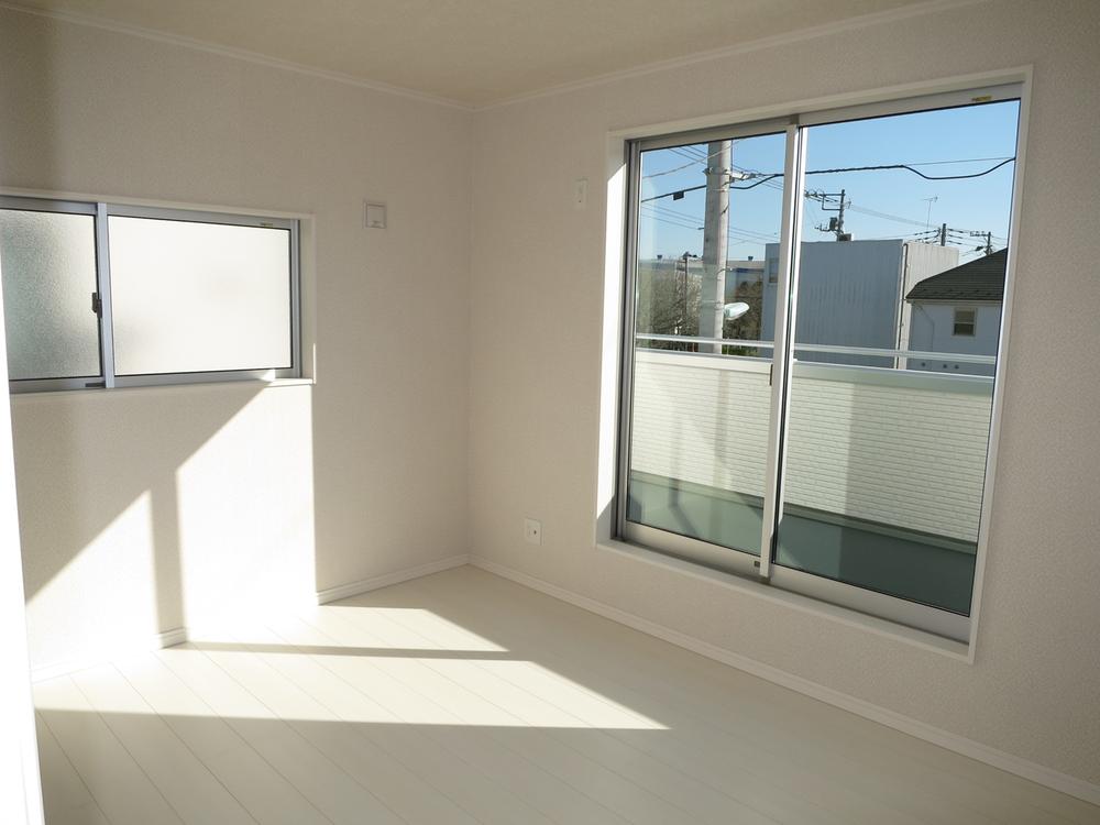 View photos from the dwelling unit. Local (12 May 2013) Shooting