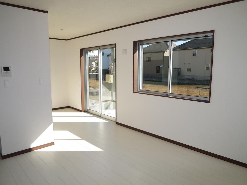 Living. Local (12 May 2013) Shooting