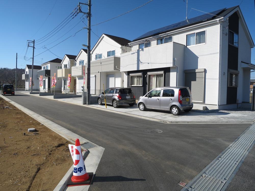 Local appearance photo. Local (12 May 2013) Shooting