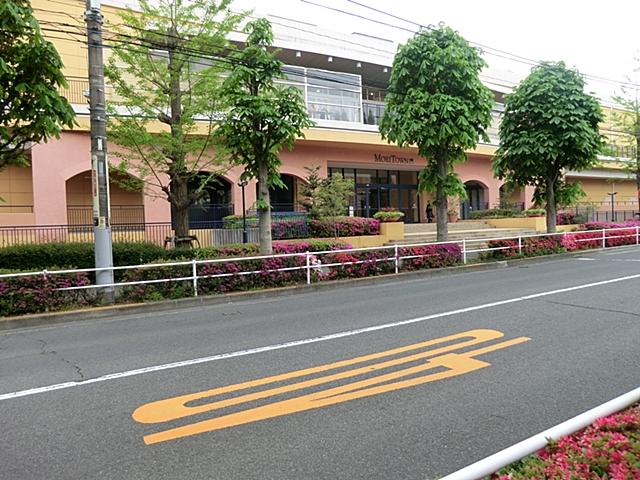 Shopping centre. Until Mori Town 1375m