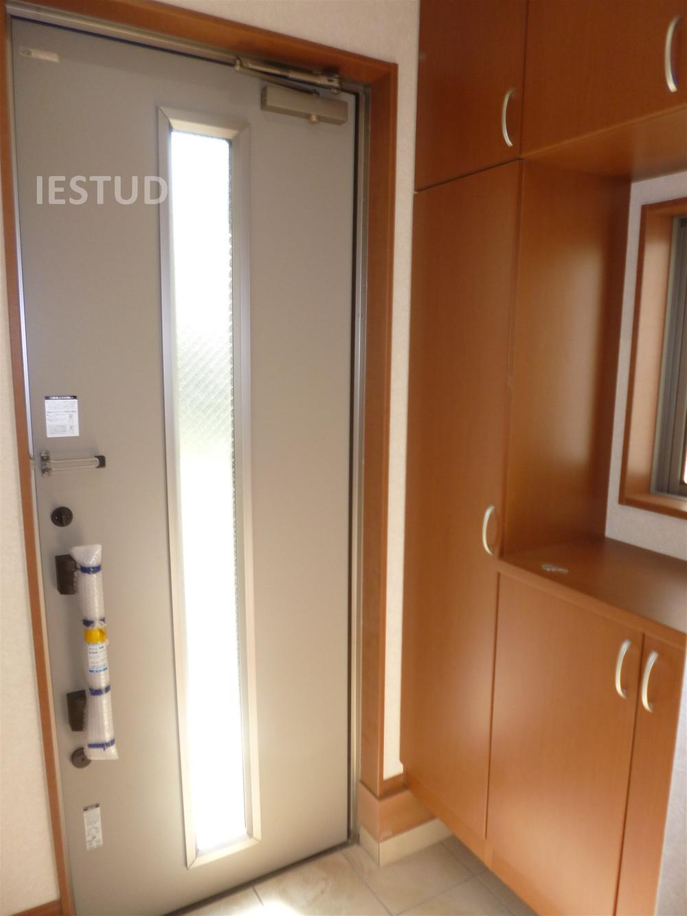 Entrance. Indoor (September 2013) Shooting