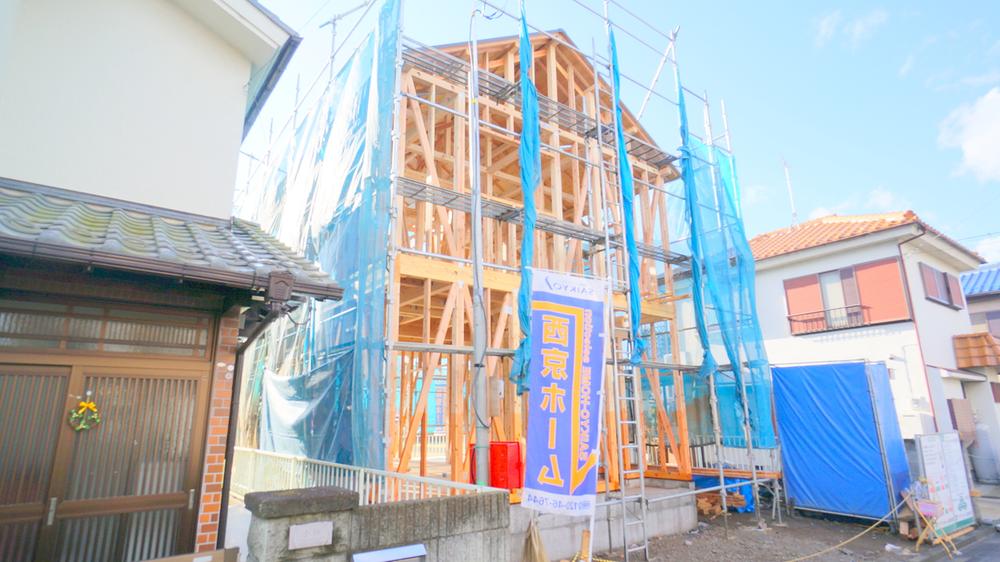 Local appearance photo. Local (12 May 2013) Shooting