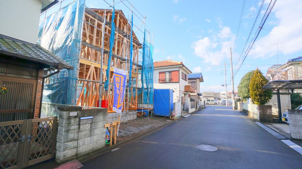 Local photos, including front road. Local (12 May 2013) Shooting