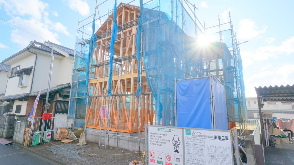 Local appearance photo. Local (12 May 2013) Shooting