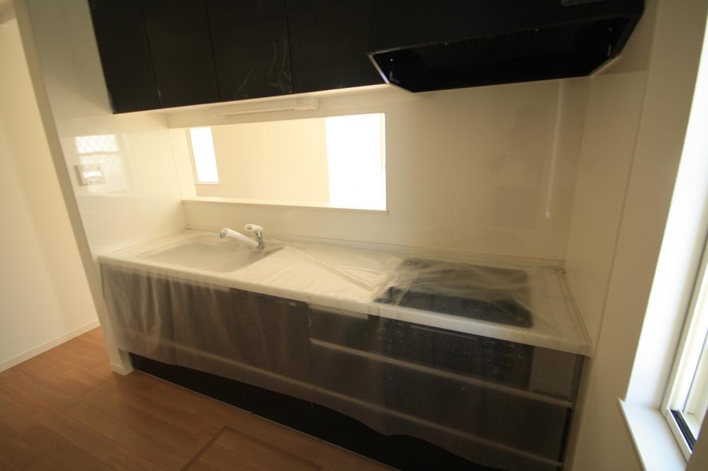 Kitchen. Local (August 2013) Shooting