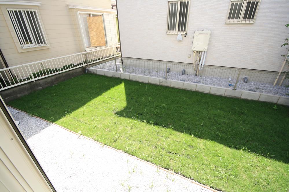 Garden. Local (August 2013) Shooting