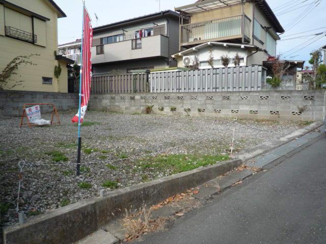 Local photos, including front road. (September 2, 2013) Shooting