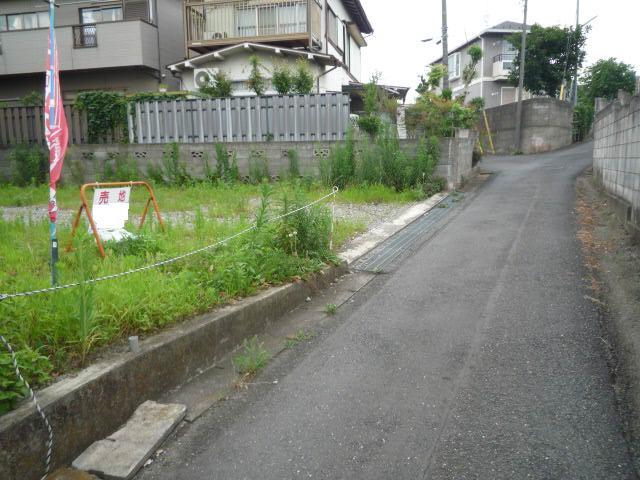 Local photos, including front road. (September 2, 2013) Shooting