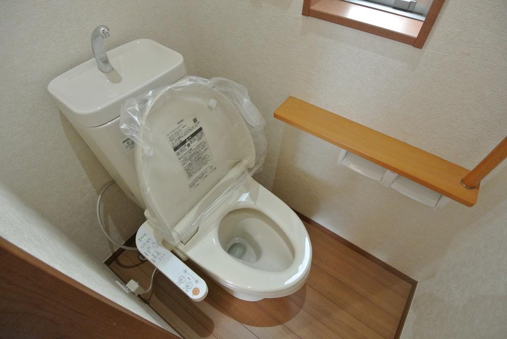 Toilet. 2013 September shooting